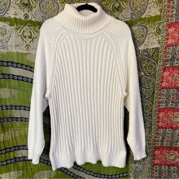NWT Altar'd State Off White Oversized FuzzyTurtleneck Ribbed Sweater Size Medium - Picture 3 of 16